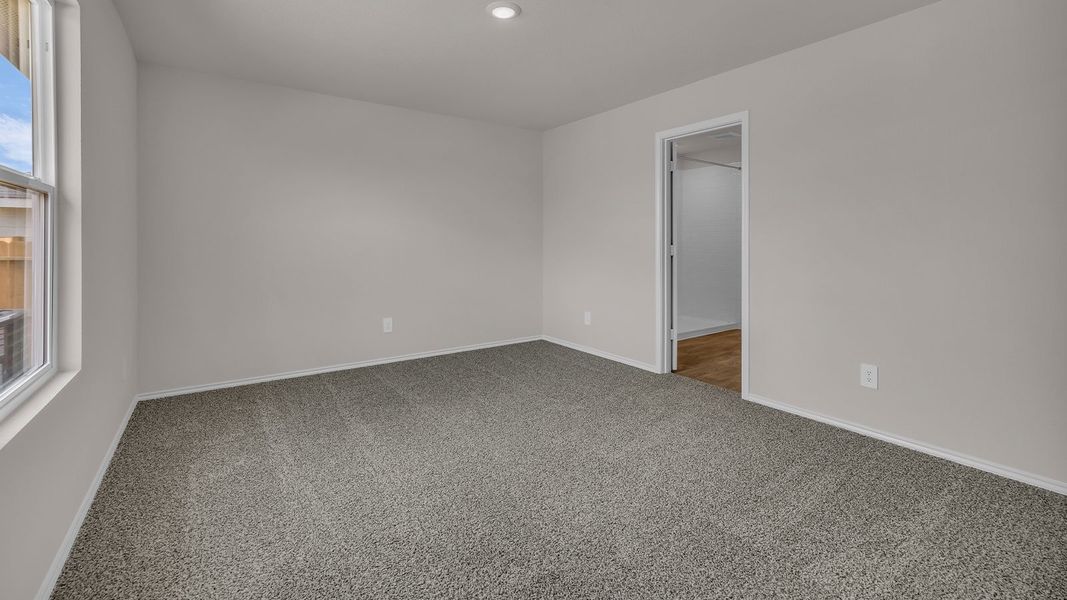 Spacious, unfurnished interior of a new home in Sunset Oaks, Maxwell (Image 16).