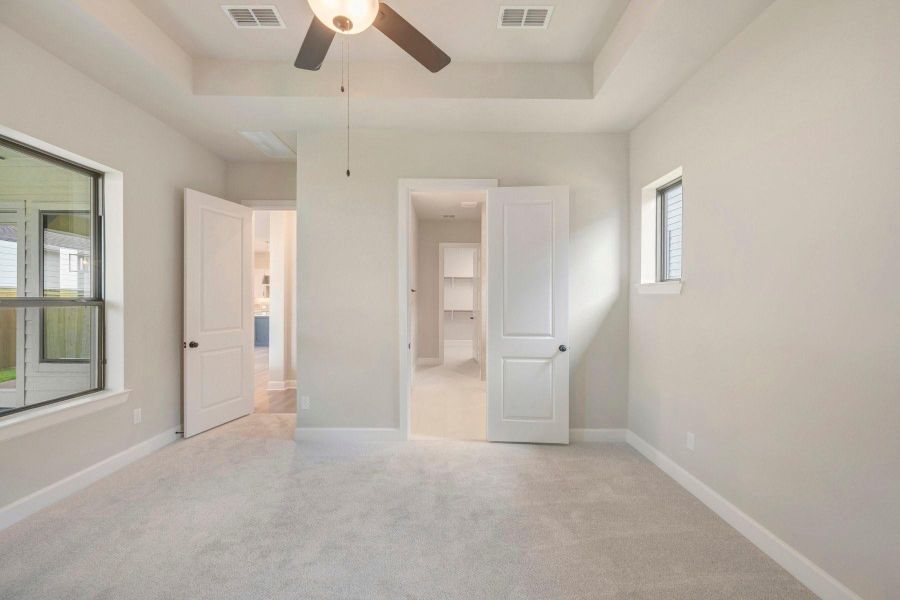 Spacious, unfurnished interior of a new home in Sienna - Landmark Row Collection, Missouri City (Image 19). Spacious, unfurnished interior of a new home in Sienna - Landmark Row Collection, Missouri City (Image 19).