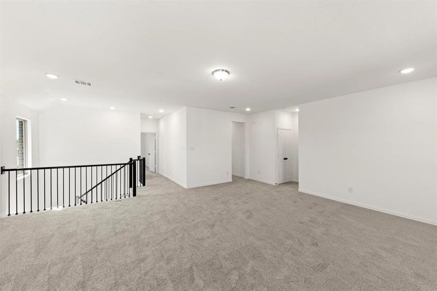 Spacious, unfurnished interior of a new home in Meadow Park, Melissa (Image 11).