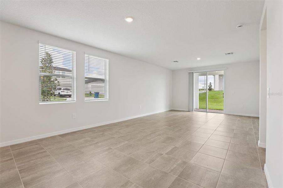 Spacious, unfurnished interior of a new home in Hamilton Bluff - Classic Series, Lake Hamilton (Image 17).