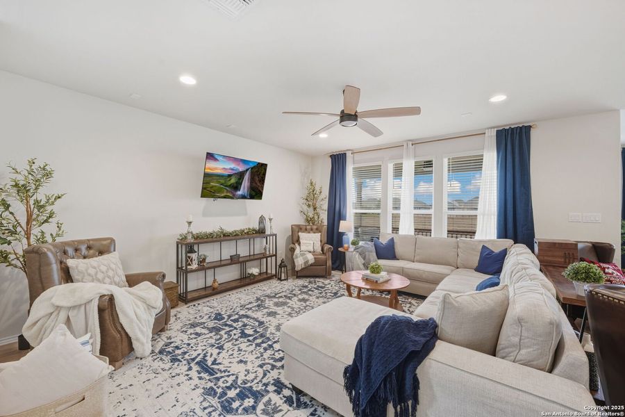 Furnished interior view inside a new home in Lily Springs, Seguin (Image 9).