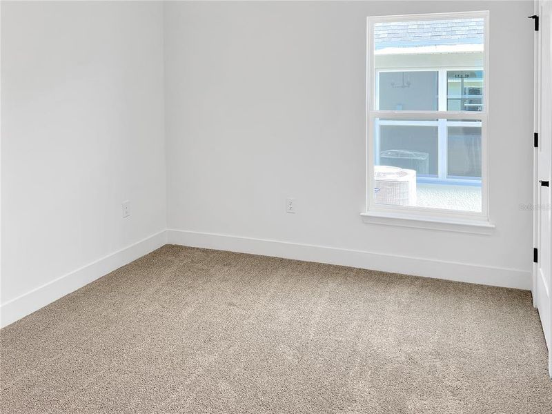 Spacious, unfurnished interior of a new home in Arbor Park, Leesburg (Image 6).