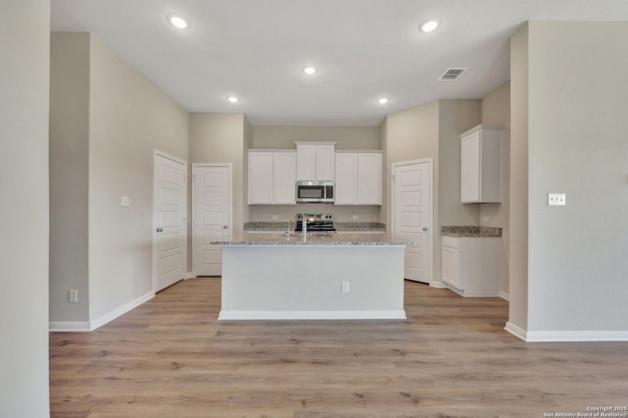 Furnished interior view inside a new home in Greenspoint Heights, Seguin (Image 10). Furnished interior view inside a new home in Greenspoint Heights, Seguin (Image 10).