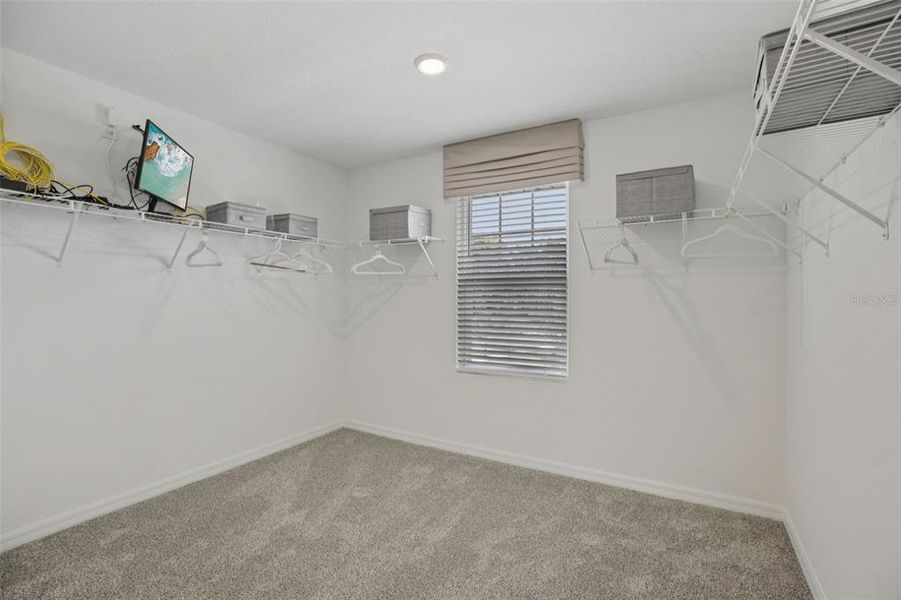 Spacious, unfurnished interior of a new home in Fox Pointe at Rivers Edge, Leesburg (Image 20).