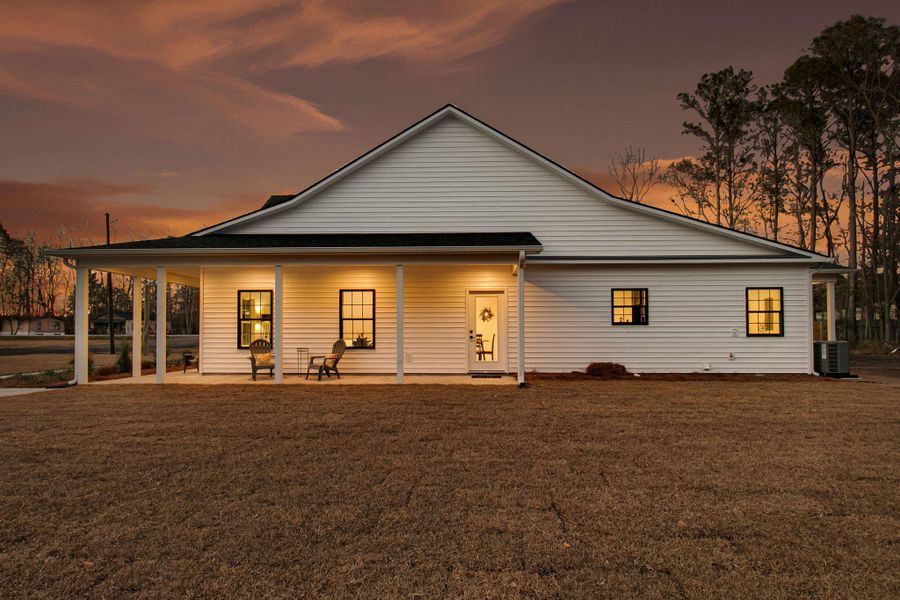 Exterior details and patio area of a home in , Hollywood (Image 22).