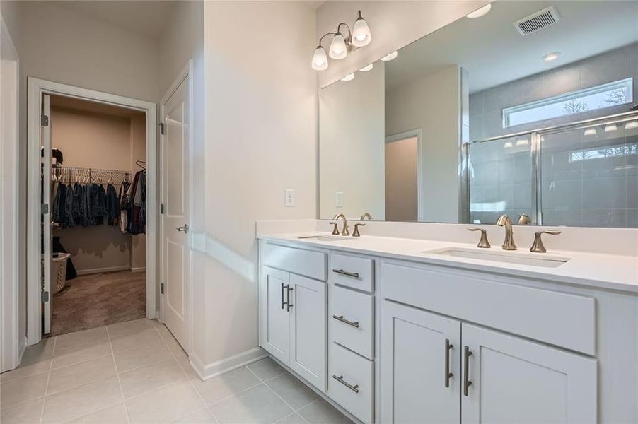 Furnished interior view inside a new home in , Dallas (Image 13).