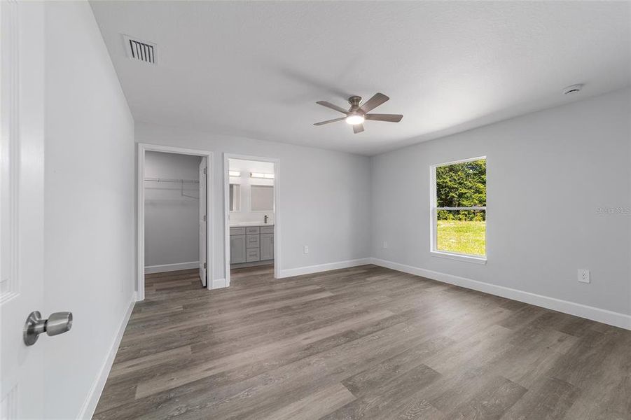 Spacious, unfurnished interior of a new home in , Dunnellon (Image 30).
