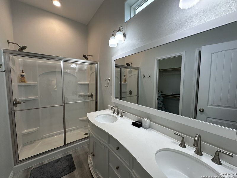 Furnished interior view inside a new home in , Rockport (Image 16).