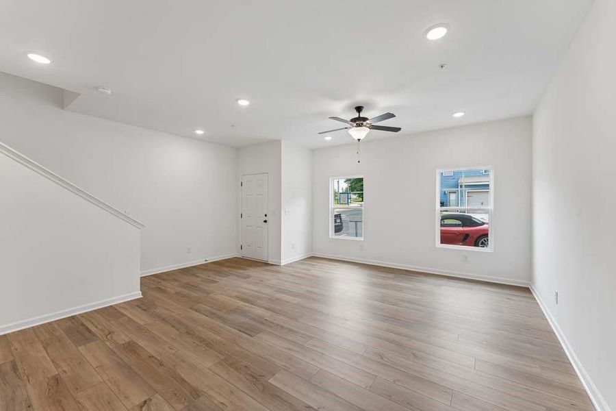 Spacious, unfurnished interior of a new home in Laurelwood, Douglasville (Image 17).