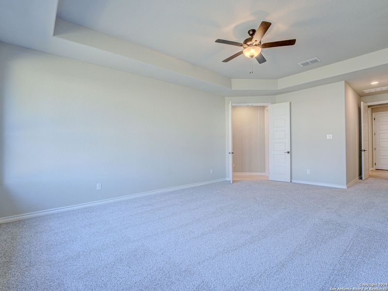 Spacious, unfurnished interior of a new home in Potranco Oaks, Castroville (Image 12). Spacious, unfurnished interior of a new home in Potranco Oaks, Castroville (Image 12).