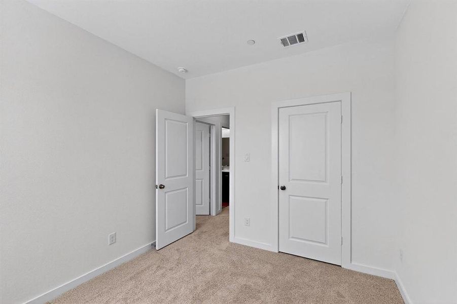 Spacious, unfurnished interior of a new home in Solterra Texas, Mesquite (Image 28).