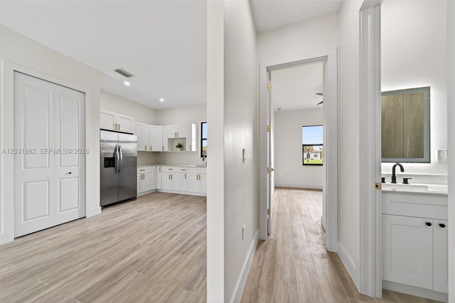 Spacious, unfurnished interior of a new home in , Naples (Image 38).