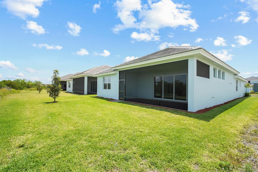 Exterior details and patio area of a home in , Port St. Lucie (Image 4).