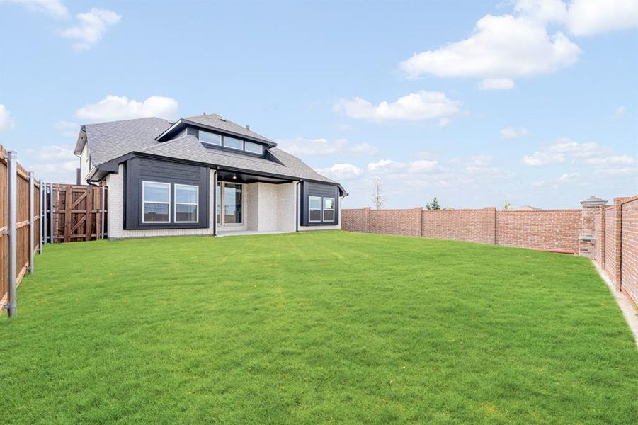Exterior details and patio area of a home in Devonshire, Forney (Image 20).