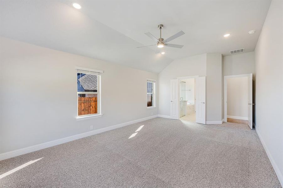 Spacious, unfurnished interior of a new home in The Lakes at Parks of Aledo, Aledo (Image 32).