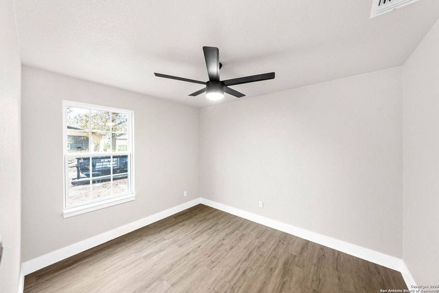 Spacious, unfurnished interior of a new home in , Seguin (Image 23).