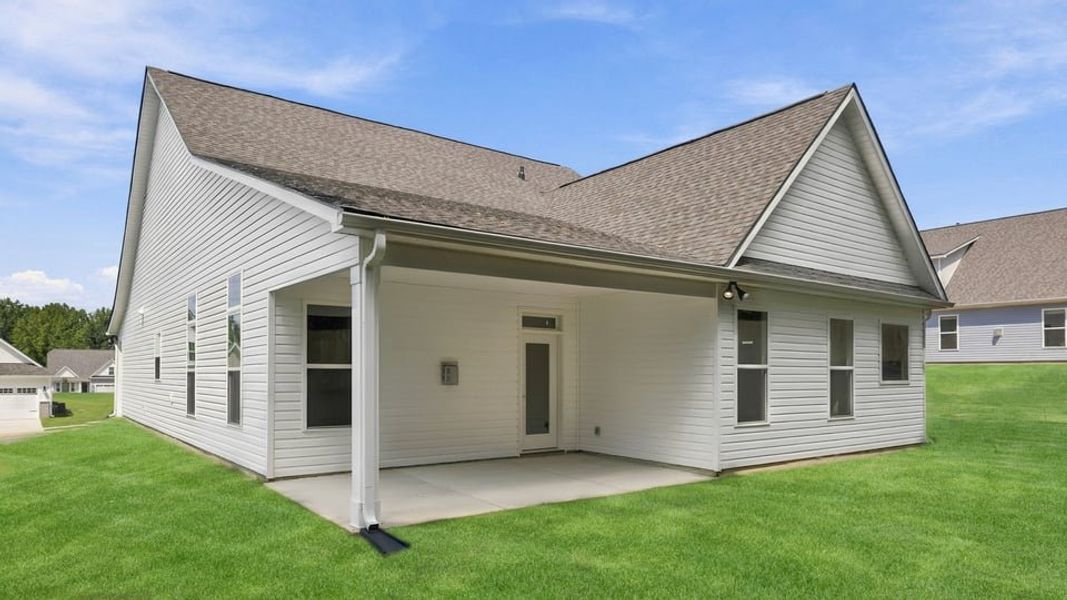 Exterior details and patio area of a home in Blue Ridge Trail, Fountain Inn (Image 3).