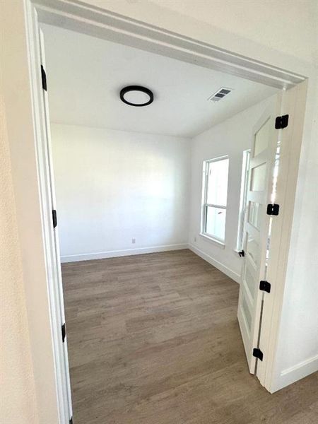 Spacious, unfurnished interior of a new home in , Springtown (Image 10).