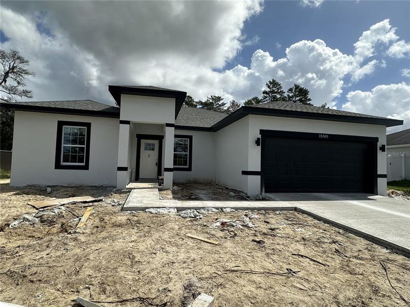 Exterior details and patio area of a home in , Ocala (Image 2).