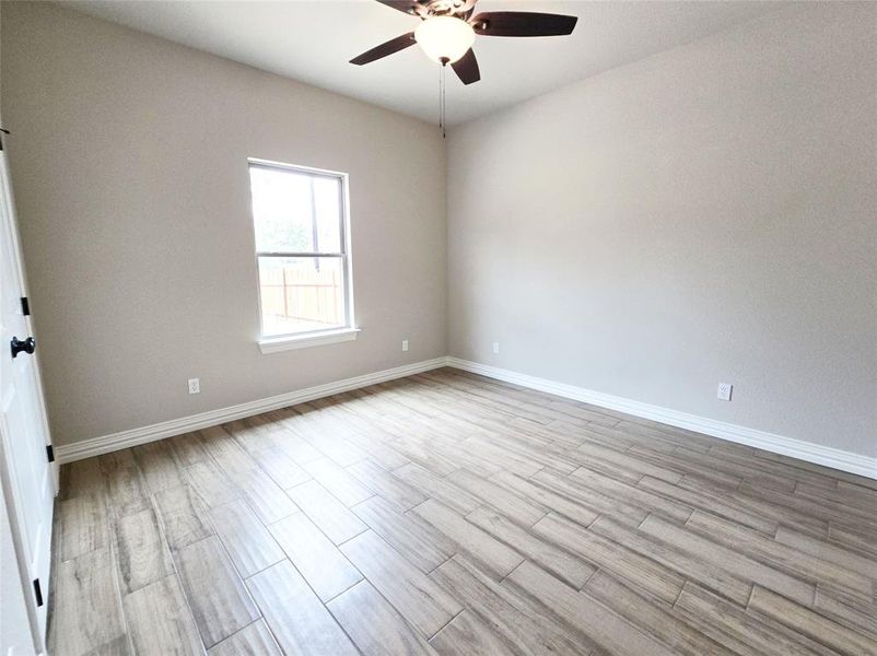 Spacious, unfurnished interior of a new home in , Weatherford (Image 18).