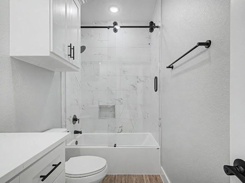 2nd Full Bathroom