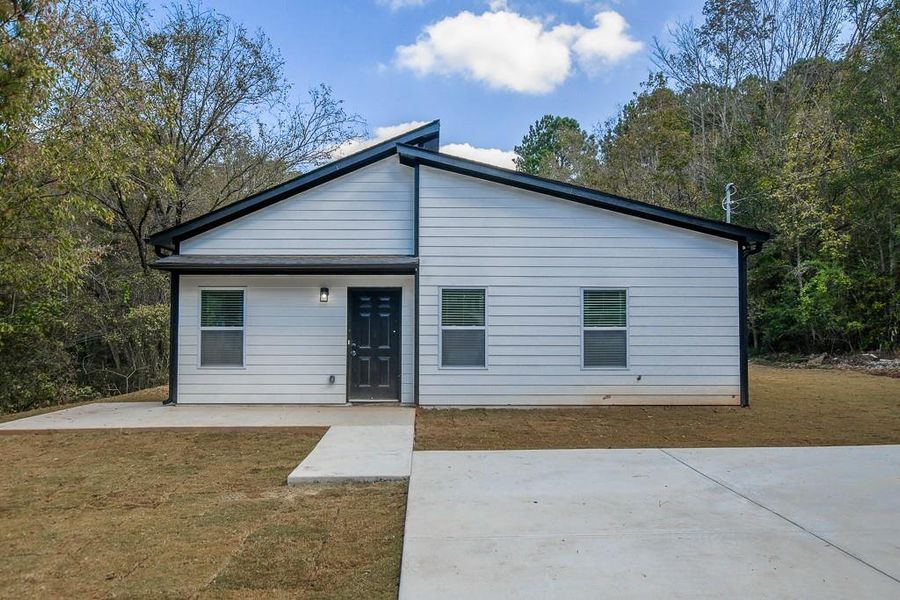 Front exterior of a new home in , Athens, GA, highlighting curb appeal (Image 1). Front exterior of a new home in , Athens, GA, highlighting curb appeal (Image 1).
