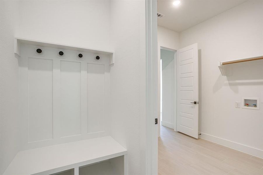 Spacious, unfurnished interior of a new home in Talon Hills, Fort Worth (Image 34). Spacious, unfurnished interior of a new home in Talon Hills, Fort Worth (Image 34).