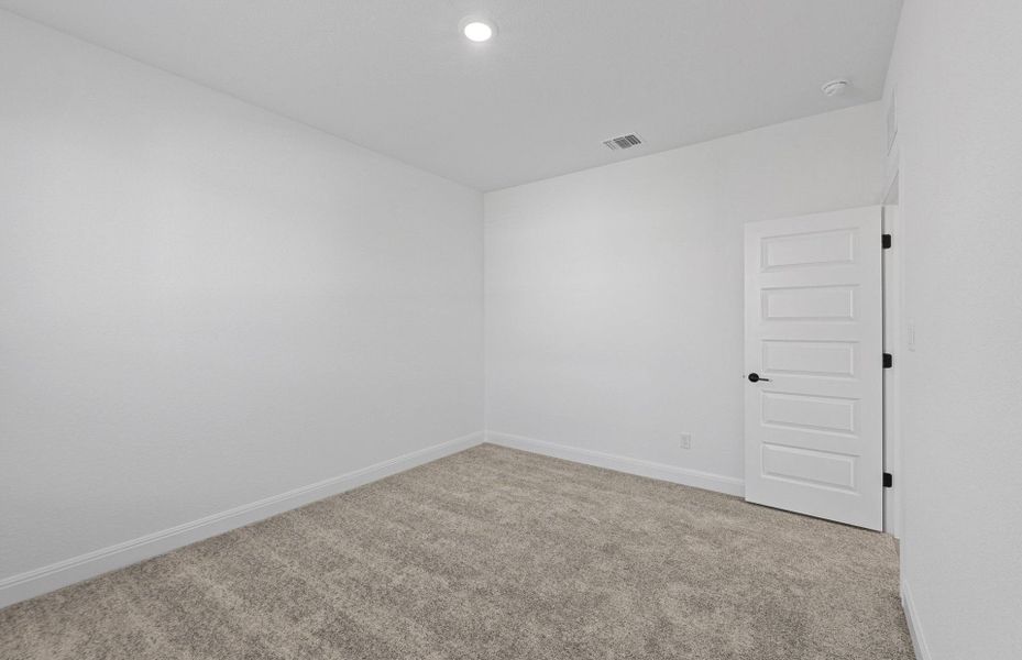 Spacious, unfurnished interior of a new home in Lagos, Manor (Image 34).