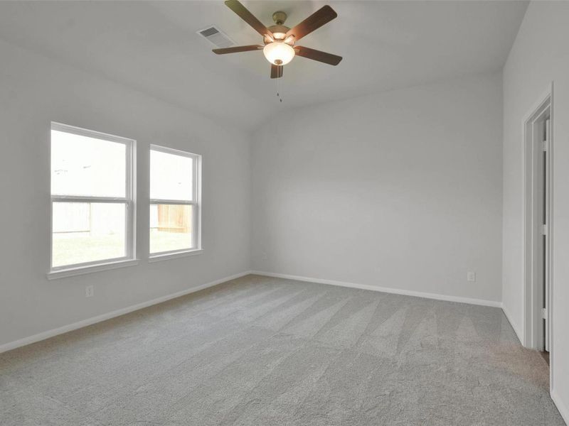 Spacious, unfurnished interior of a new home in River Ranch Meadows, Dayton (Image 25).