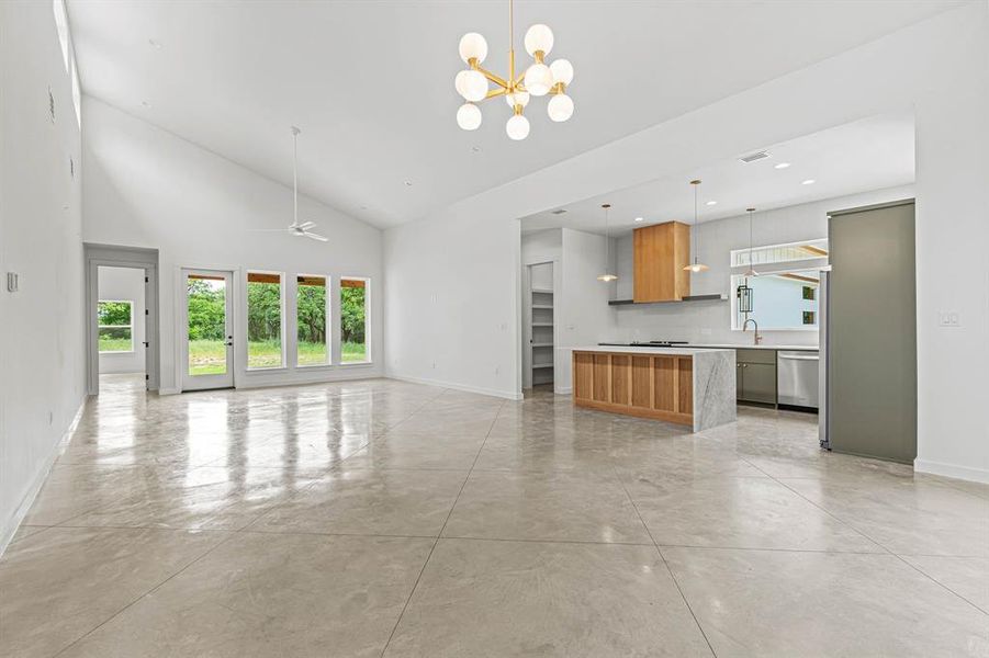 Spacious, unfurnished interior of a new home in , Paradise (Image 19).
