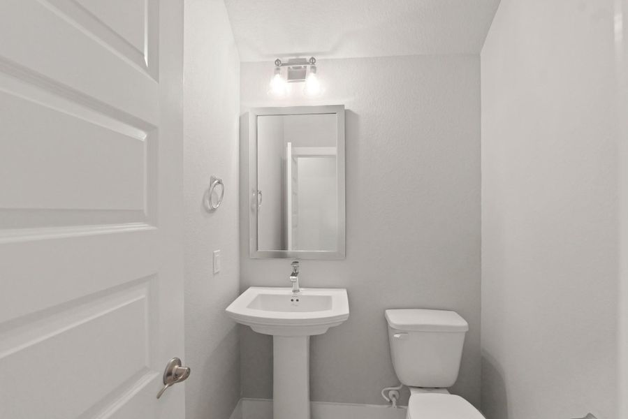 Furnished interior view inside a new home in Briarwood Crossing, Rosenberg (Image 9).