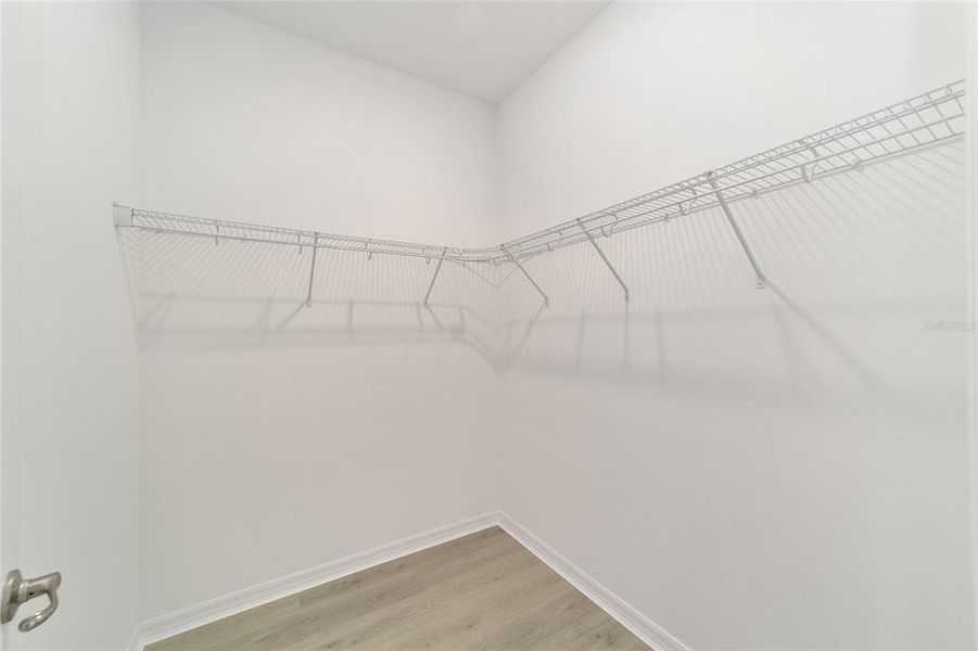 Spacious, unfurnished interior of a new home in , Ocala (Image 32).