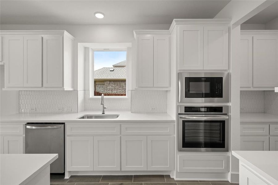 6717 Palmdale Kitchen5