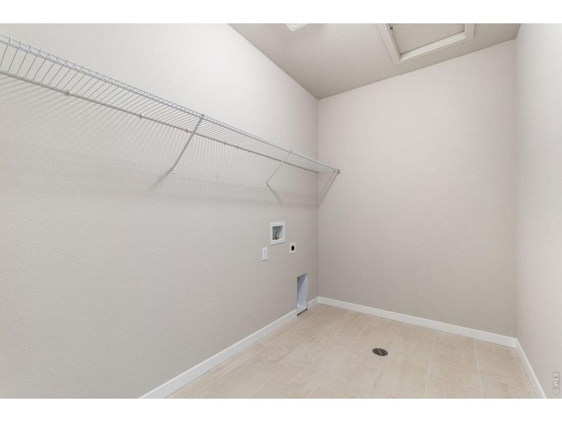 Spacious, unfurnished interior of a new home in Hidden Creek, Frederick (Image 23).