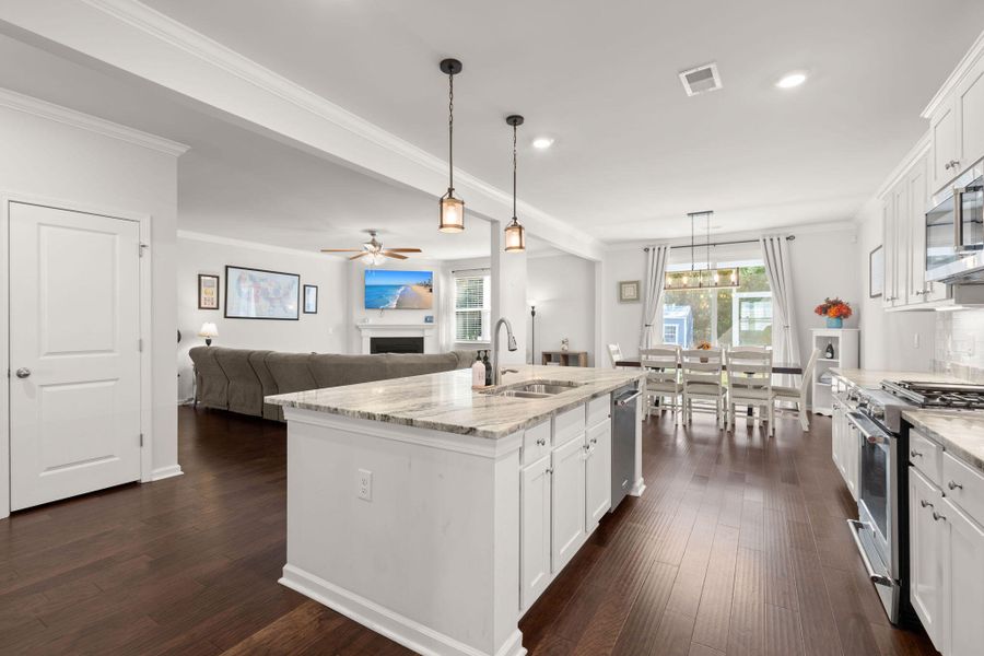 Furnished interior view inside a new home in The Ponds, Summerville (Image 11). Furnished interior view inside a new home in The Ponds, Summerville (Image 11).