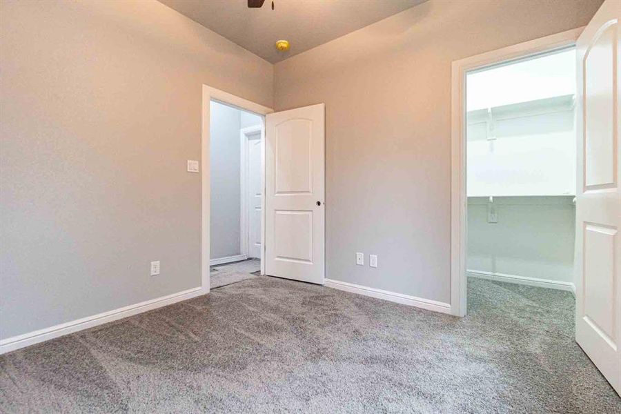 Spacious, unfurnished interior of a new home in , Granbury (Image 26).