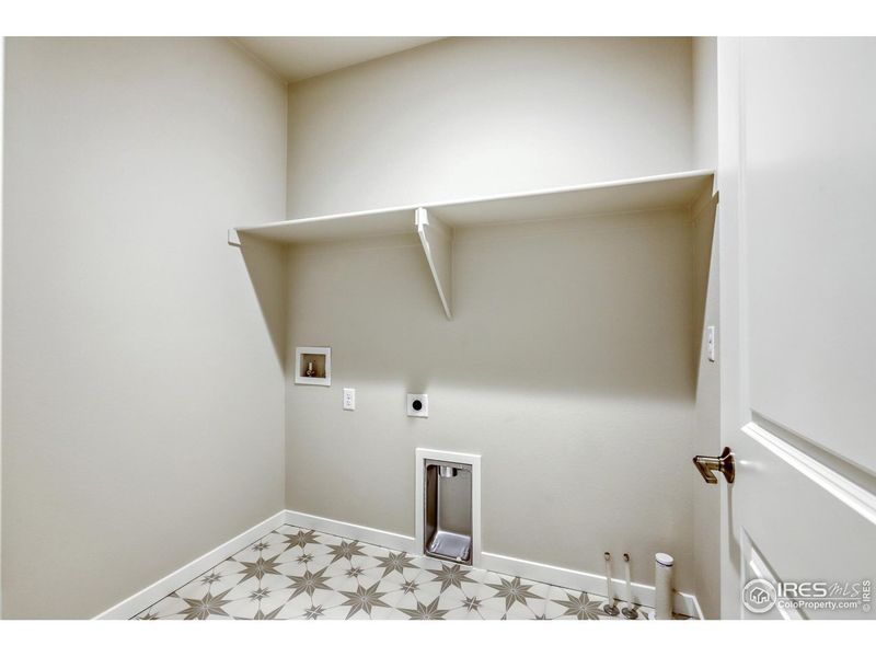 Spacious, unfurnished interior of a new home in Barefoot Lakes, Firestone (Image 15).