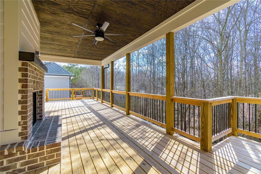 Exterior details and patio area of a home in , Gainesville (Image 29).