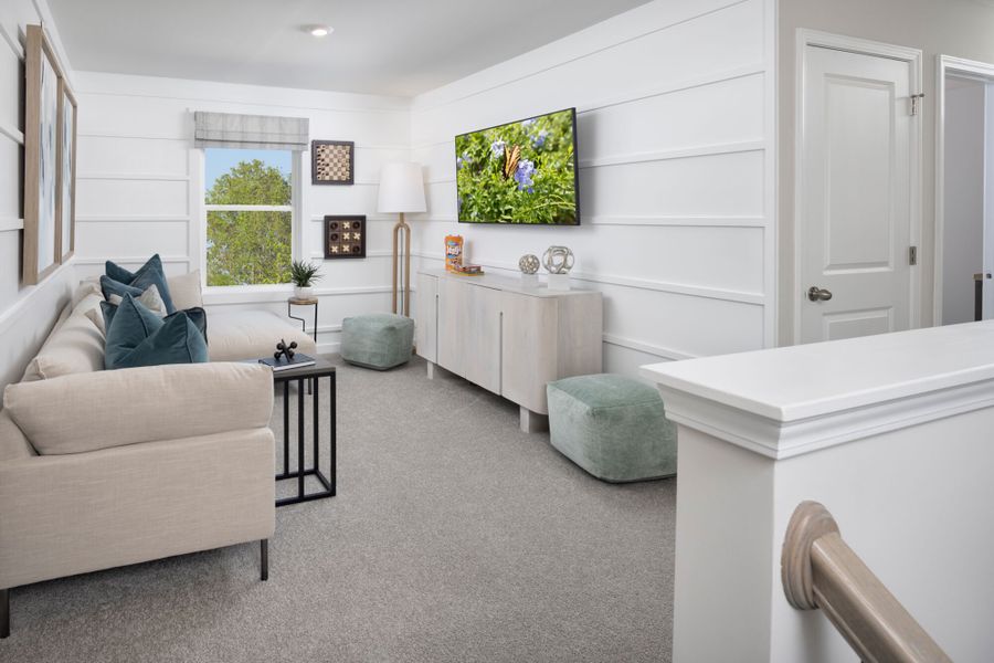 Photo representation of the Amira End plan. Colors, finishes and options will vary.