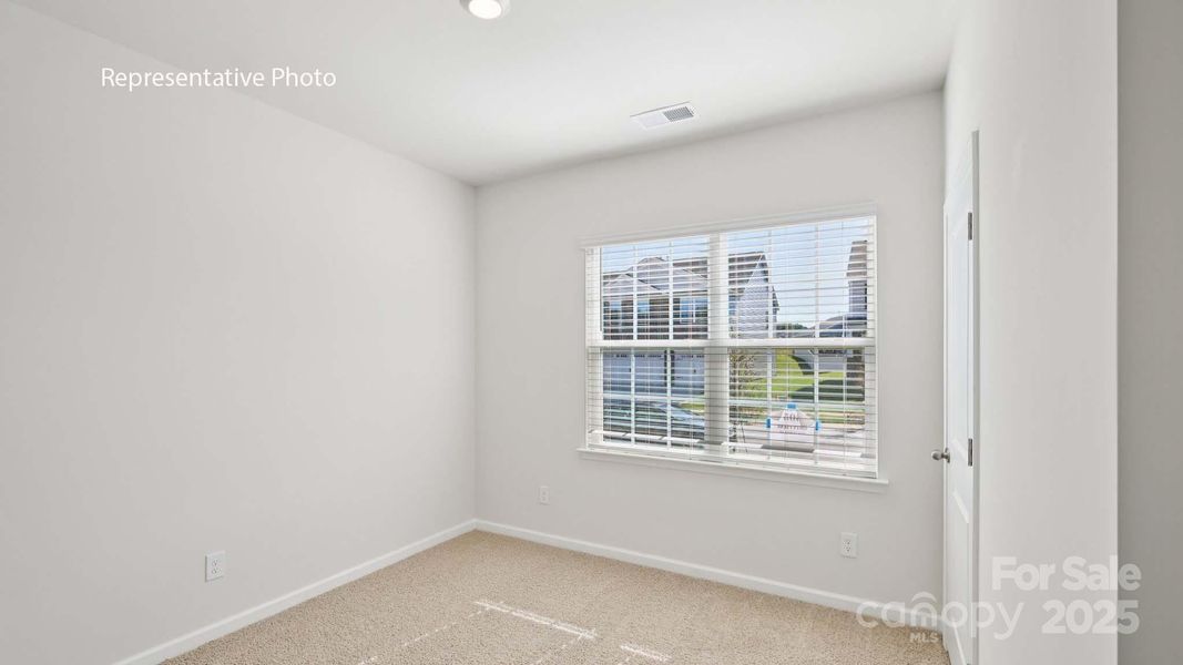 Spacious, unfurnished interior of a new home in Brandon Creek, Gastonia (Image 10).