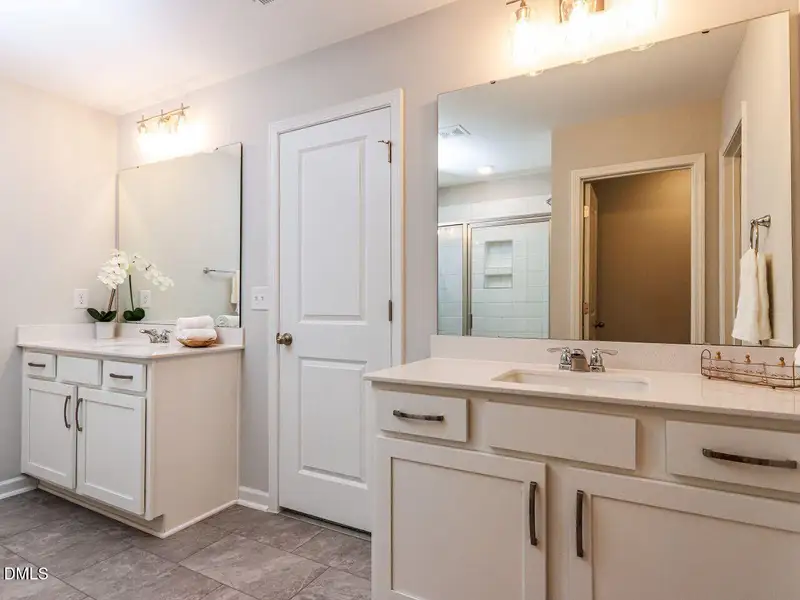 020-1280x960-primary-bathroom