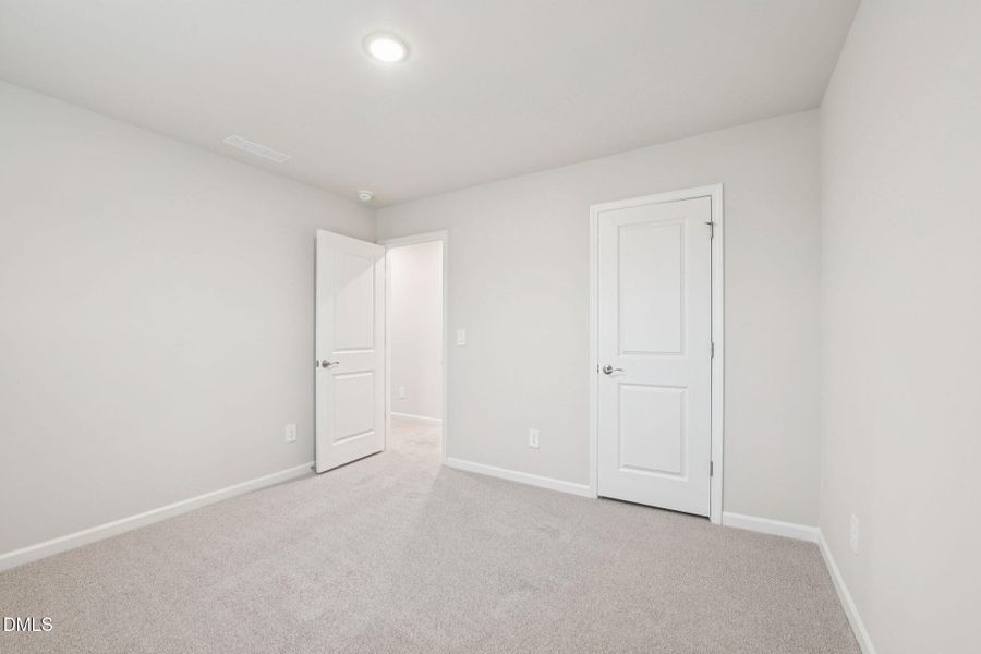 33-web-or-mls-Raleigh - Oak Manor - 121