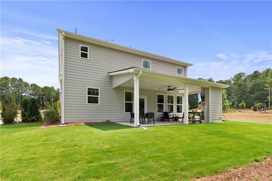 Exterior details and patio area of a home in Hamilton Lakes, Lawrenceville (Image 27).