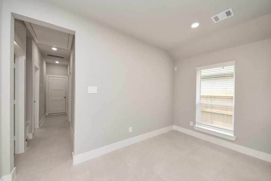Spacious, unfurnished interior of a new home in , Tomball (Image 33).