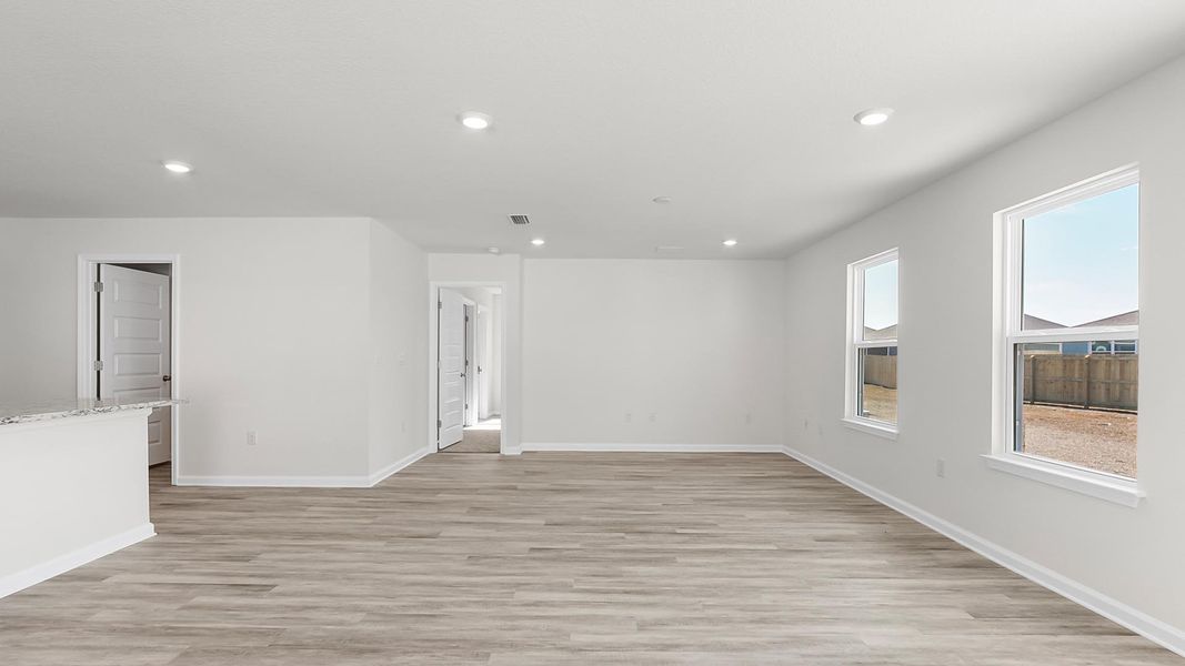 Spacious, unfurnished interior of a new home in Ashton Park Phase III, Freeport (Image 13).