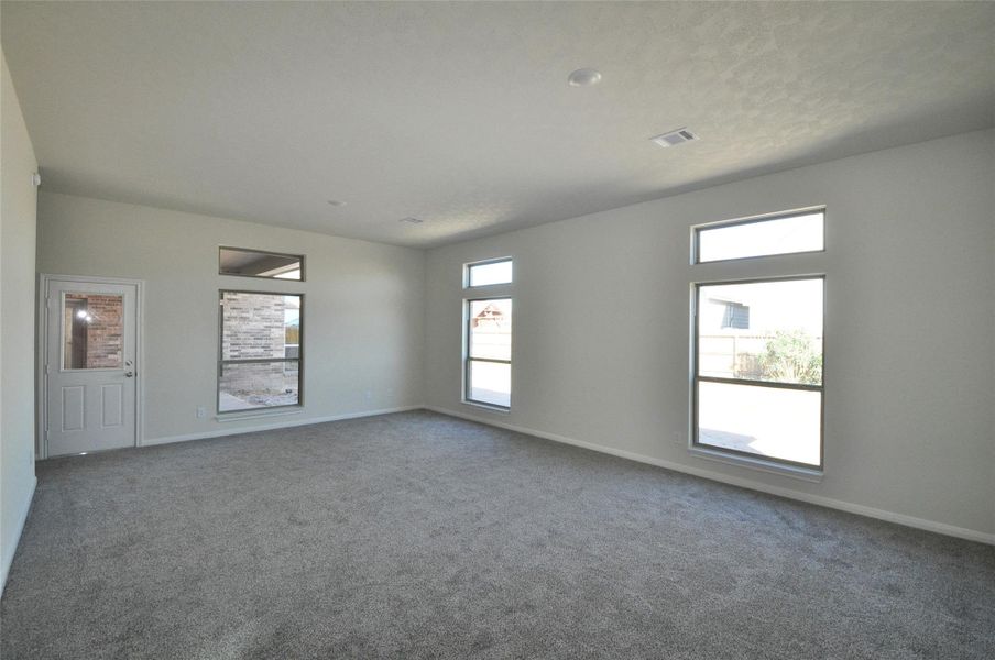 Spacious, unfurnished interior of a new home in Pedregal, League City (Image 33).