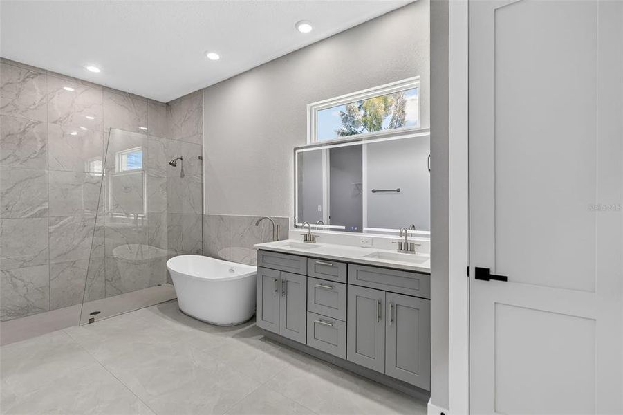 Furnished interior view inside a new home in , Port Charlotte (Image 18).