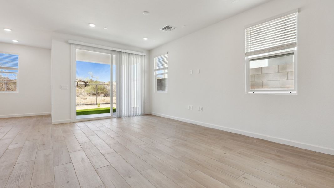 Spacious, unfurnished interior of a new home in Avance, Phoenix (Image 14).