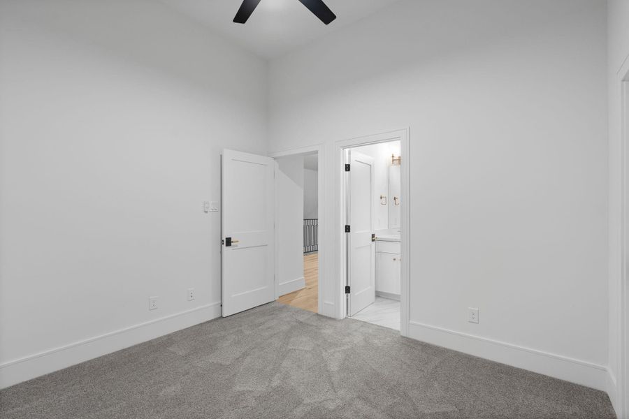 Spacious, unfurnished interior of a new home in , Houston (Image 36).