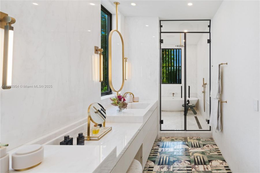 Furnished interior view inside a new home in , Miami Beach (Image 70).